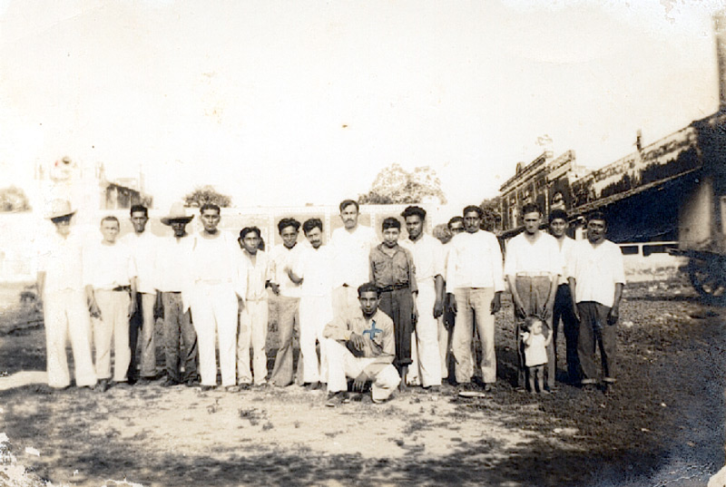 Peones de la Hacienda Carpizo en Champotón, Campeche, c a. 1930